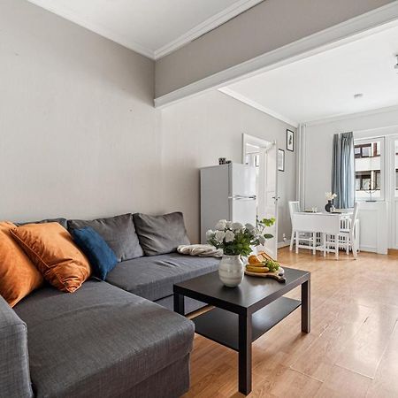 אוסלו Small And Cheap - 6 Ppl - Super Central - Balcony מראה חיצוני תמונה